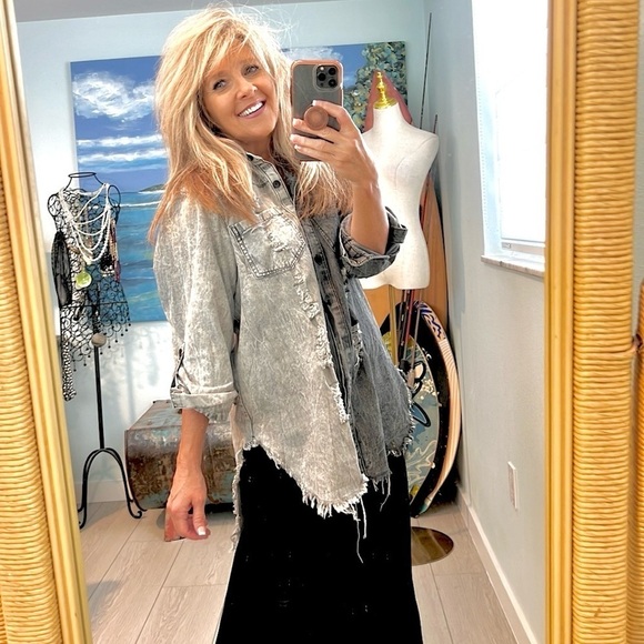 VTG THRILL,’90’s, Button-Up Denim Top, Destroyed Frayed Hem,Excellent Condition - Picture 4 of 13